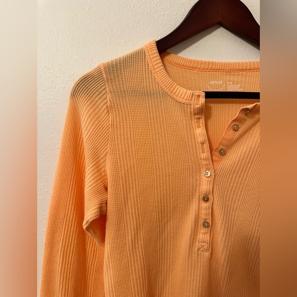 Aerie Women’s Long Sleeve Henley T-Shirt Buttons Peach Orange Size Medium - Picture 3 of 12